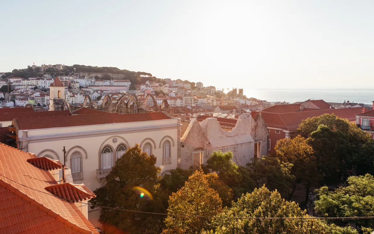 Lisboa Carmo Hotel_Exterior